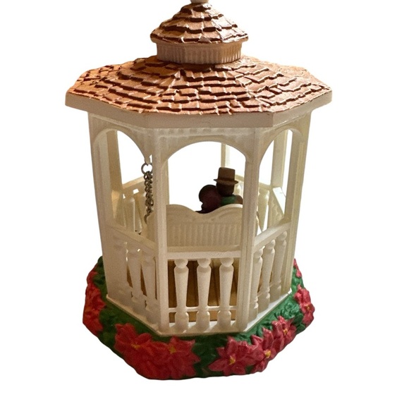 Hallmark Keepsake 1996 Ornament Our Christmas Together Gazebo Collection - Picture 3 of 7